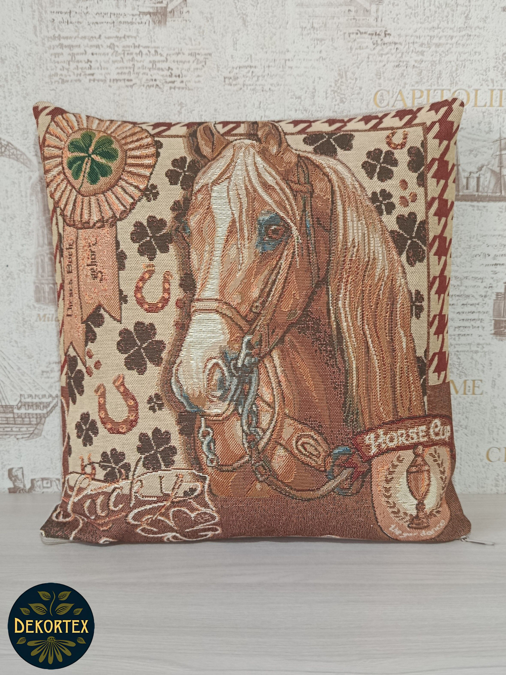 Декоративный гобеленовый чехол для интерьерной подушки Чемпион 35*35