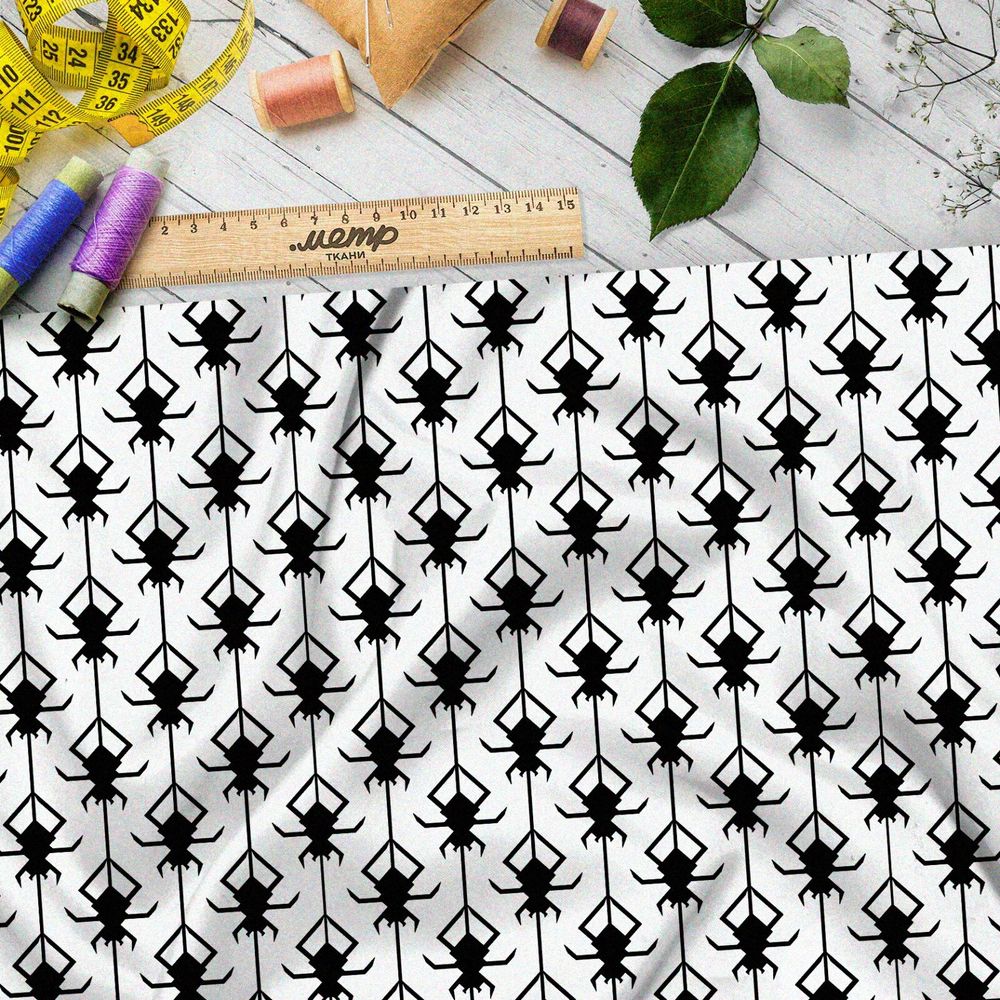 Ткань шелк Армани чёрные пауки на бежевом фоне