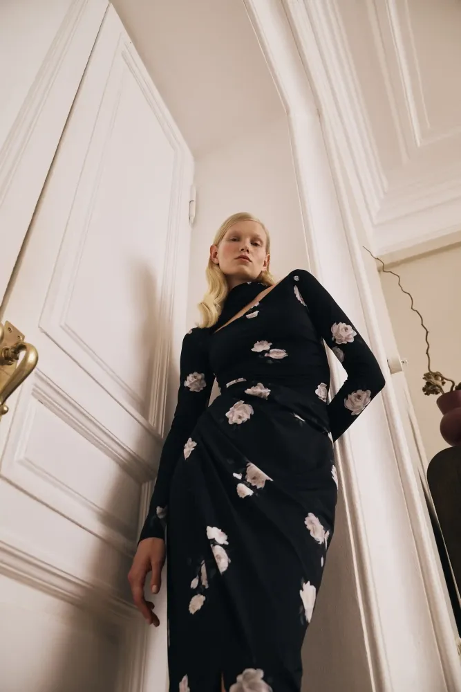 Jennifer midi, платье миди с длинным рукавом из черного бифлекса с цветочным принтом