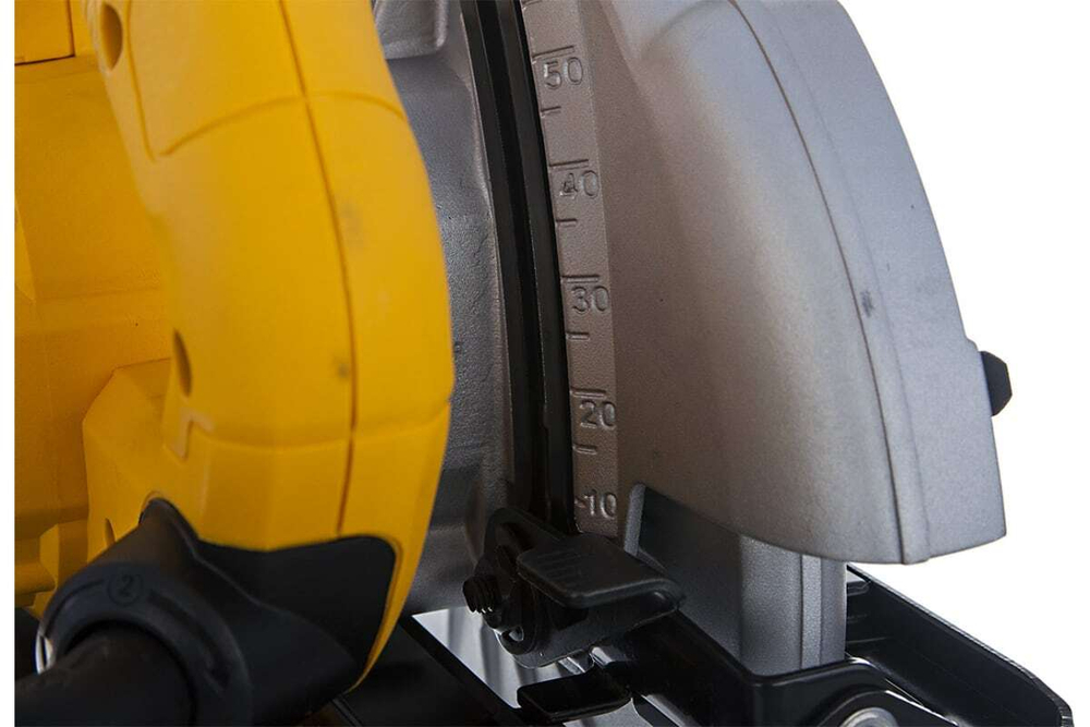 Дисковая пила DEWALT DWE 560 K, 5500 об/мин, 3.7 кг