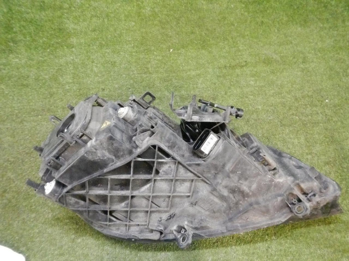 Фара левая VW Touareg 2 (2014-2018) ксенон