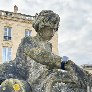 Ремешок для Apple Watch Ultra 49mm из кожи теленка черного цвета с синей строчкой