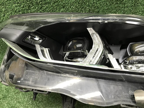 Битая Фара левая BMW X3 G01 (17-21) Adaptive LED