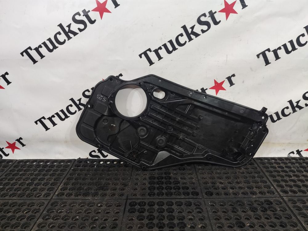 Монтажная панель двери правой 2020г