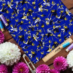 Ткань таффета пустые стебои одуванчиков на синем фоне