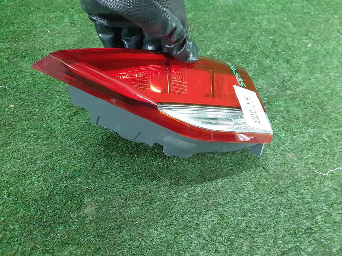 Фонарь правый внутренний Genesis G80 (2016-2020) LED