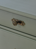 Комод для одежды Сюзанна, деревянный из массива сосны в викторианском стиле