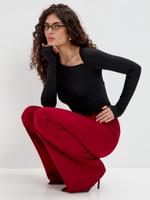 Черный лонгслив Джейн с асимметричным вырезом