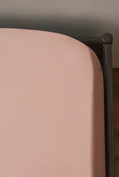 Простыня из премиального сатина цвета пыльной розы из коллекции essential, 180х270 см