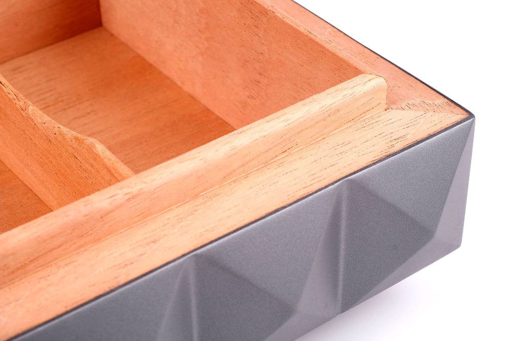 Хьюмидор Colibri Quasar на 40 сигар, Серый лак