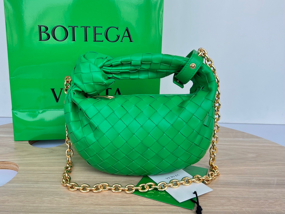 Bottega Veneta Mini Jodie 28 cm