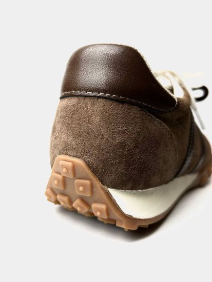 Кроссовки женские