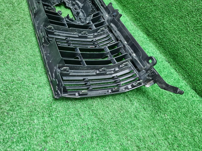 Решетка радиатора Toyota LC Prado 150 (2017-н.в.)