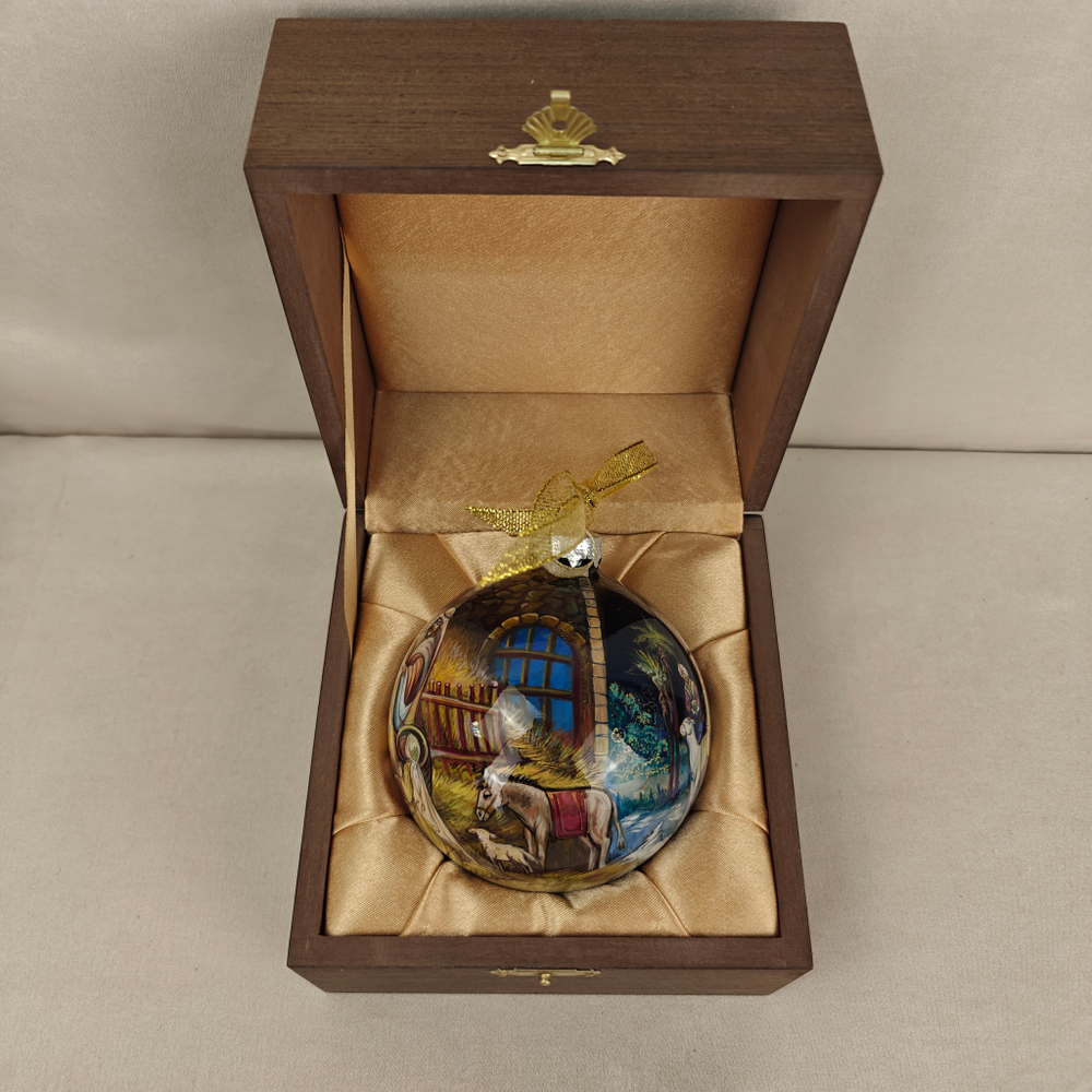 Коллекционный елочный шар с росписью Палех "Рождество Христово" в футляре