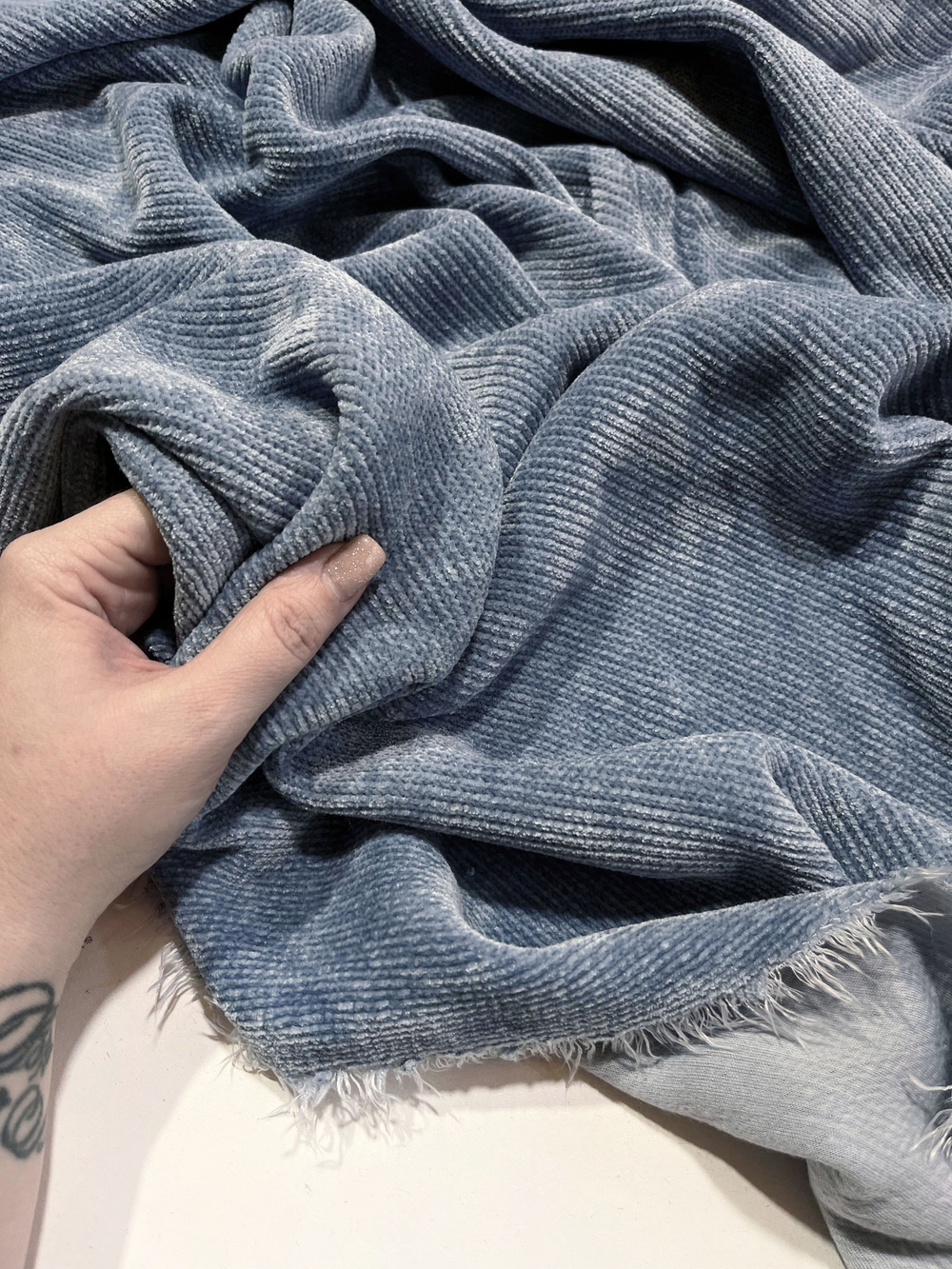 НЕБЕСНЫЙ - Английская вязка СИНЕЛЬ, на стабилизирующем трикотаже (1384 Евгения) (к1 дефект кромки)