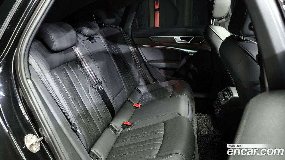 Audi A6 (C8) 45 TFSI Premium (09.2020)