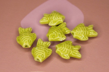 Бусина керамика рыба зеленая 19х15 мм