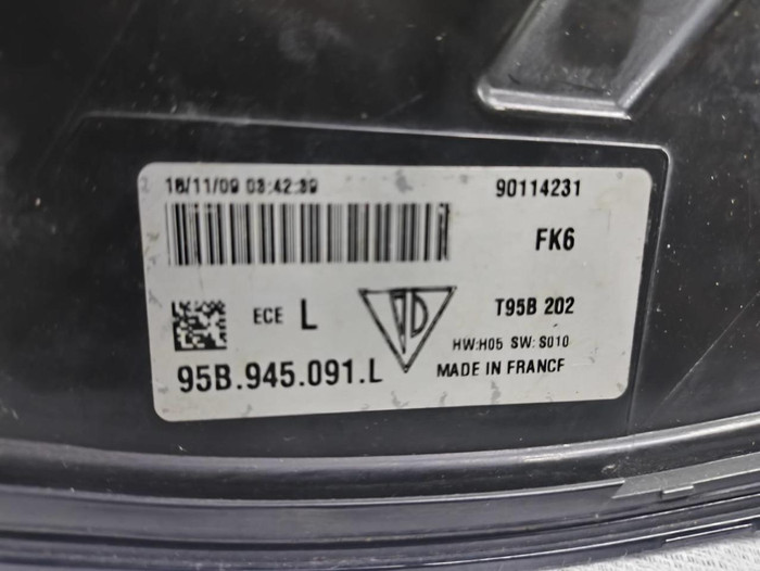 Фонарь левый внешний Porsche Macan 95b (2018-н.в.)