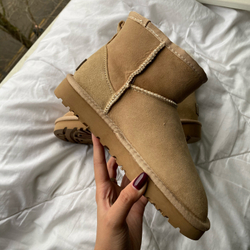 UGG Mini II Sand