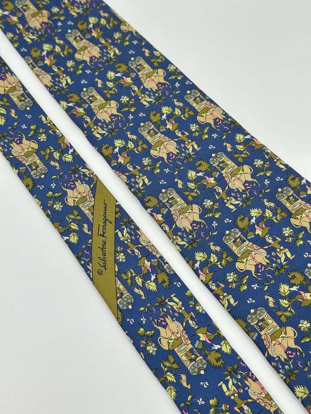 Галстук синий Salvatore Ferragamo