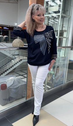 Темно-синий нарядный блузон с белым полосатым бантом