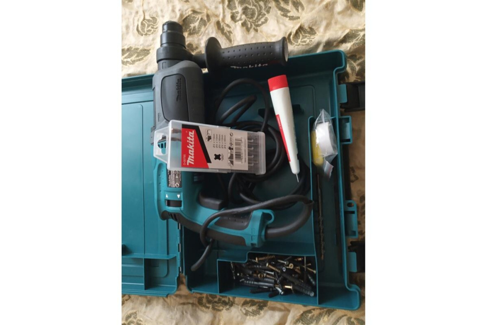 Перфоратор,SDS+,780Вт,3реж,2.7Дж,0-4500у\м,2.6кг,чем,+ набор буров D-00795 Makita HR2470X15