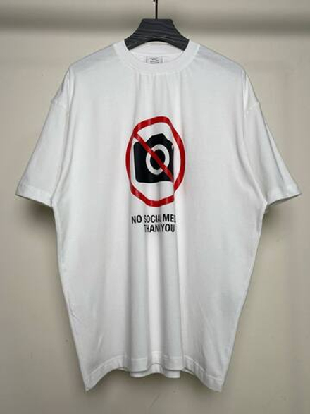 Футболка Vetements