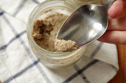 Зачем перекармливать ржаную закваску в пшеничную