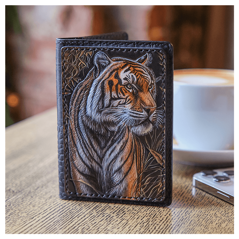 Кожаная обложка на паспорт «Тигр»