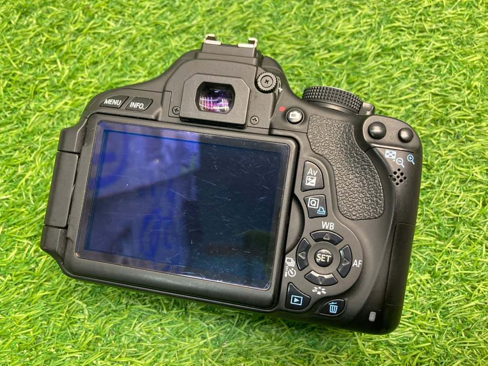 Canon 600D Kit 18-55mm 3.5-5.6 IS II 15.700 кадров