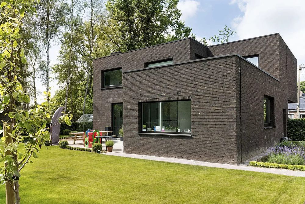 Кирпич ручной формовки облицовочный Nelissen, Manganese Black, WDF65, 215x100x65