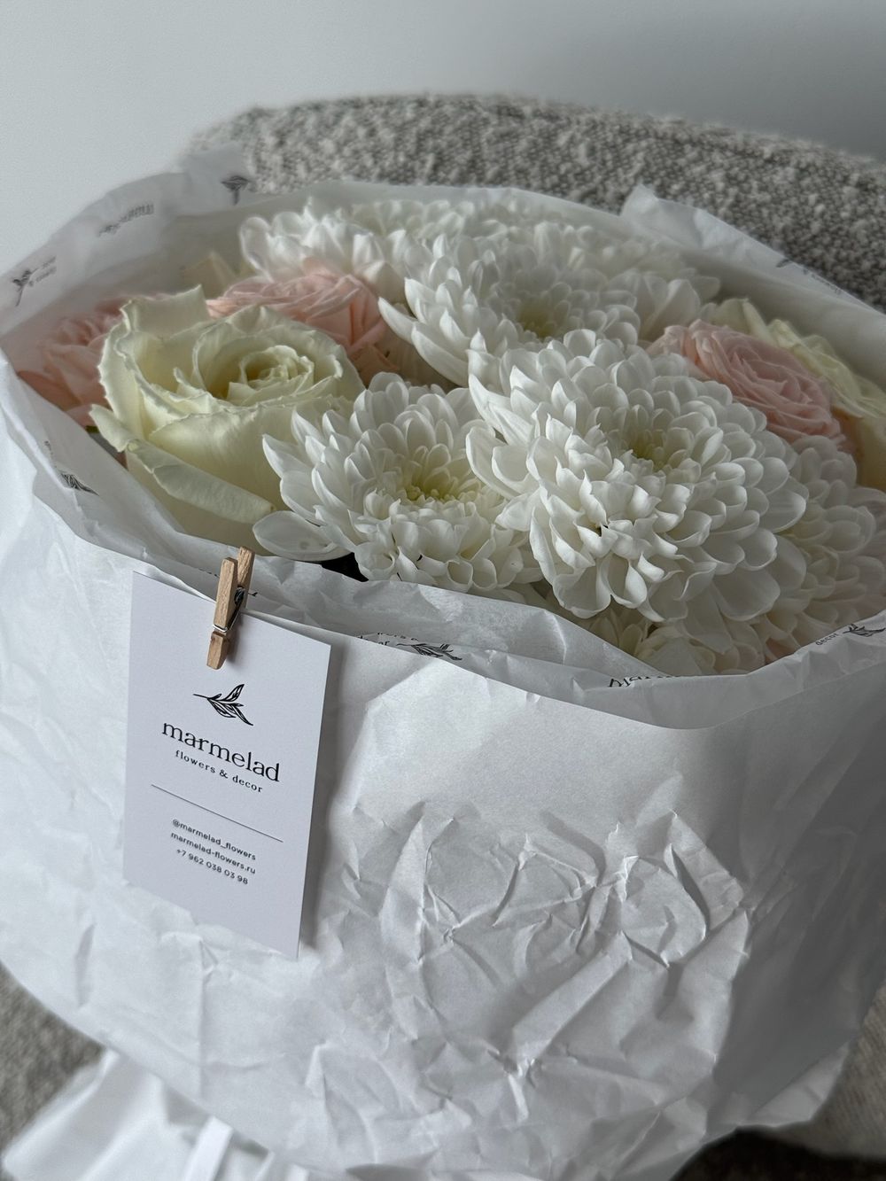 Букет сборный в кремовых оттенках размер S