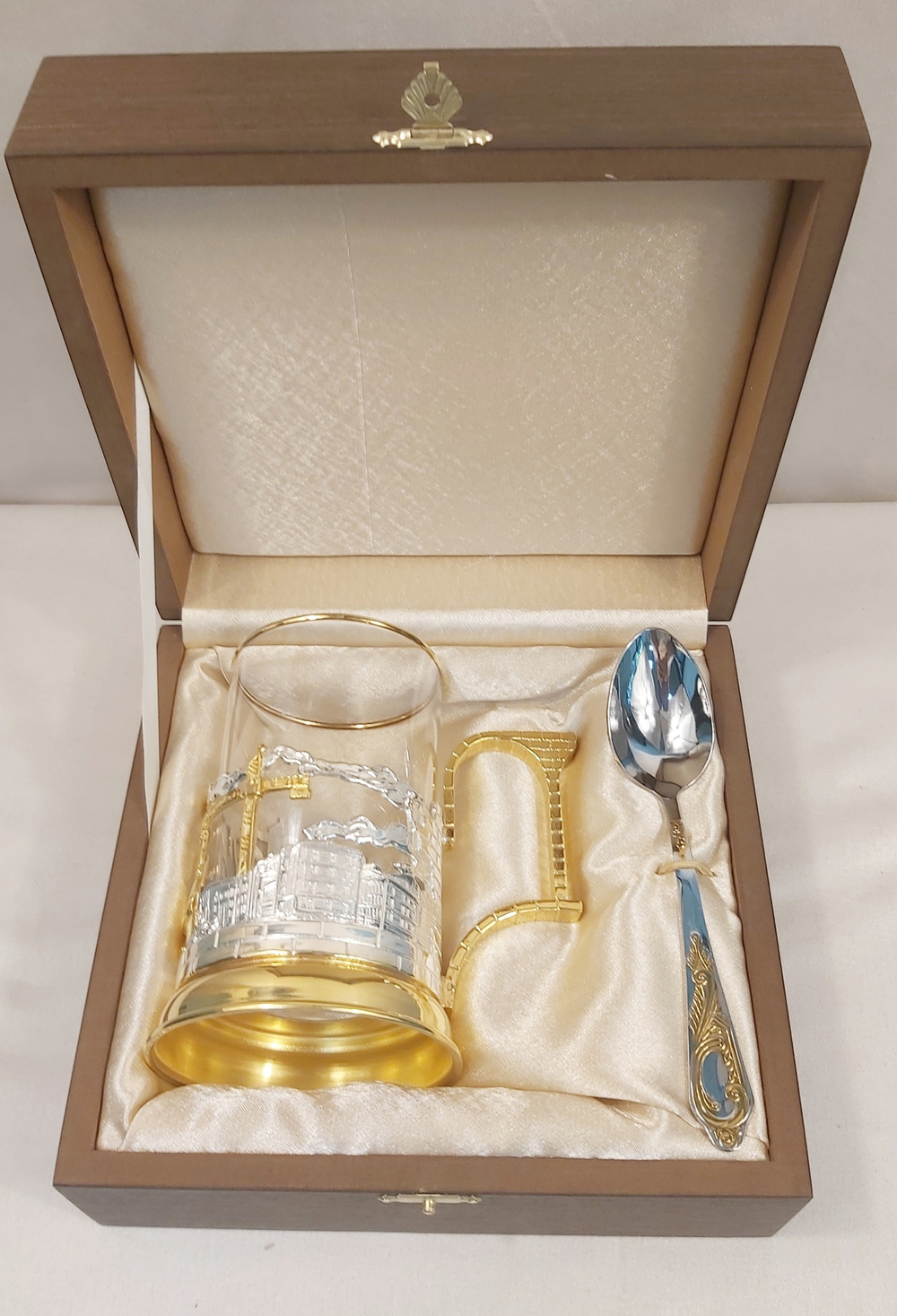 Подстаканник "Подарок строителю" с золочением и серебрением в футляре (венге)