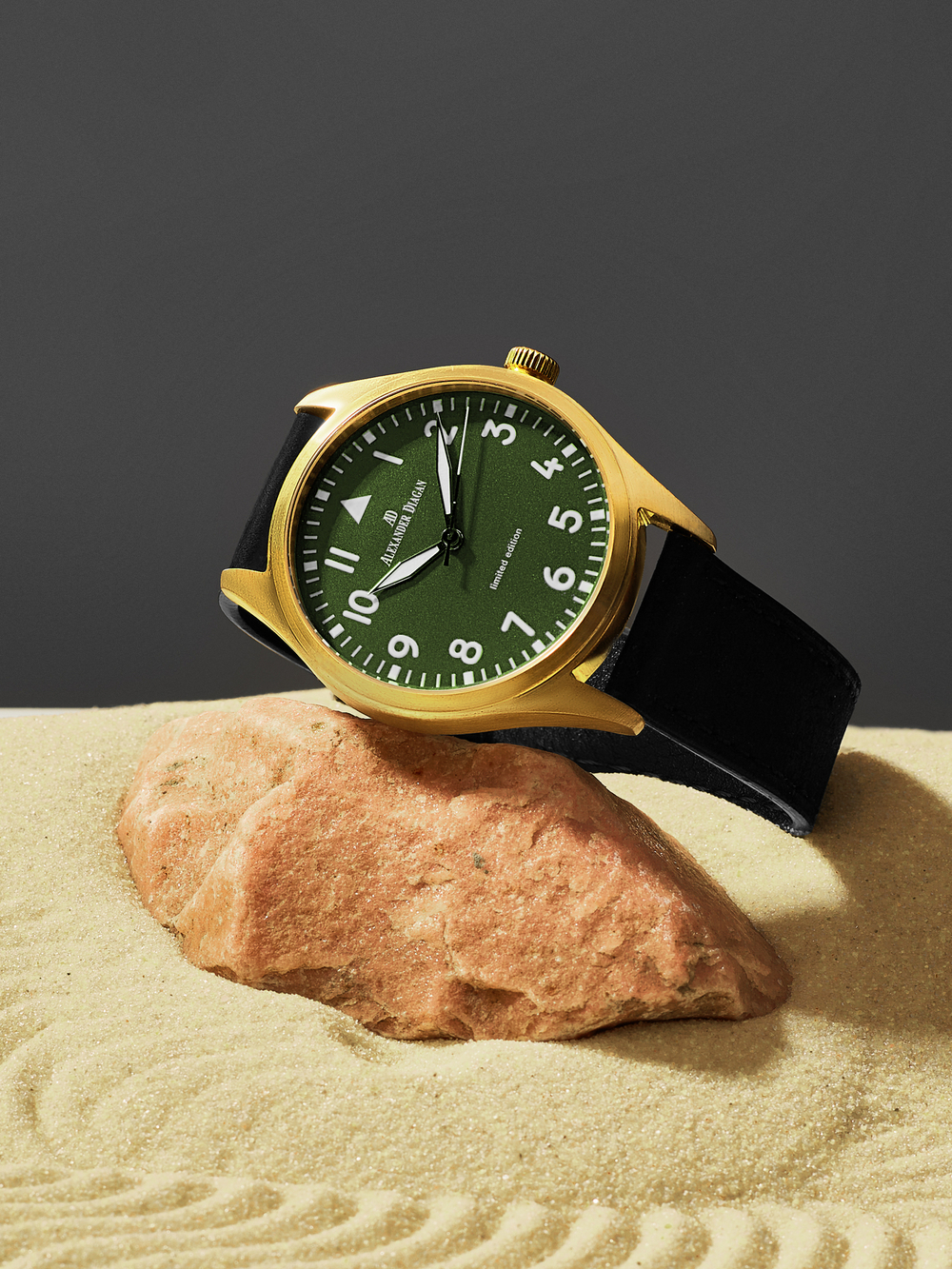 Часы кварцевые Earth Multi green