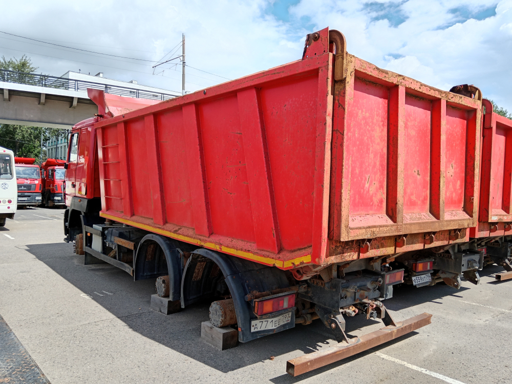 МАЗ 6501* 6x4 Самосвал 650128-8520-000 (Дизельный, 11,6 л, 423 л.с., МТ)