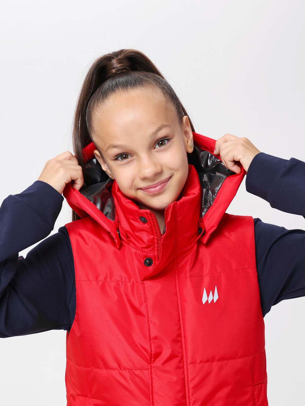 Жилет с съемным капюшоном