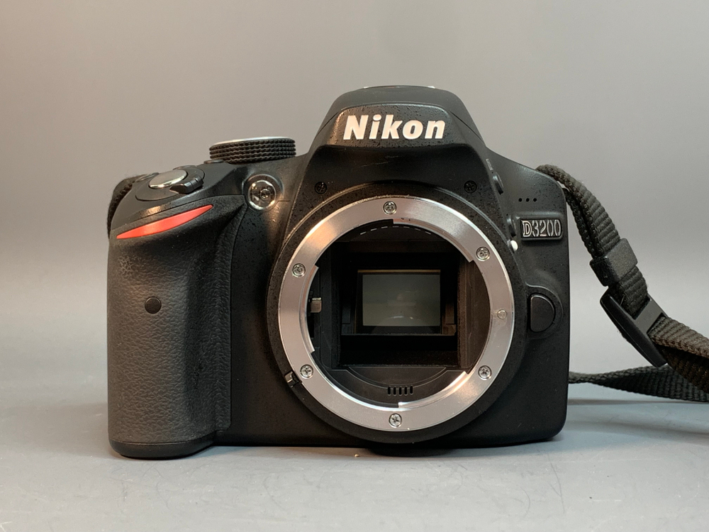 Nikon D3200 kit 18-55mm VR 1500 кадров