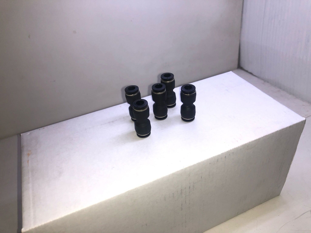 Фитинг пластиковый прямой черный 10мм 2шт Соединитель трубки ПВХ