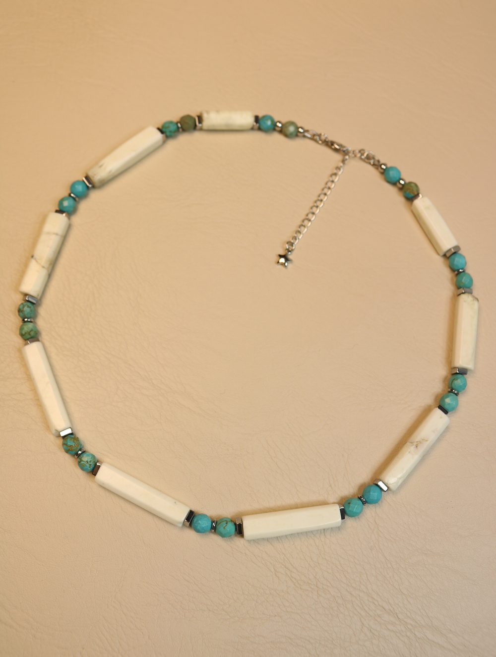 Колье «Линия Лагуны» из турквенита