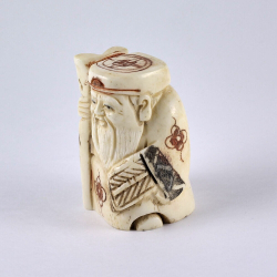 Нэцкэ Дзюродзин с посохом и веером