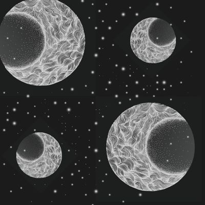 Белые луны на черном