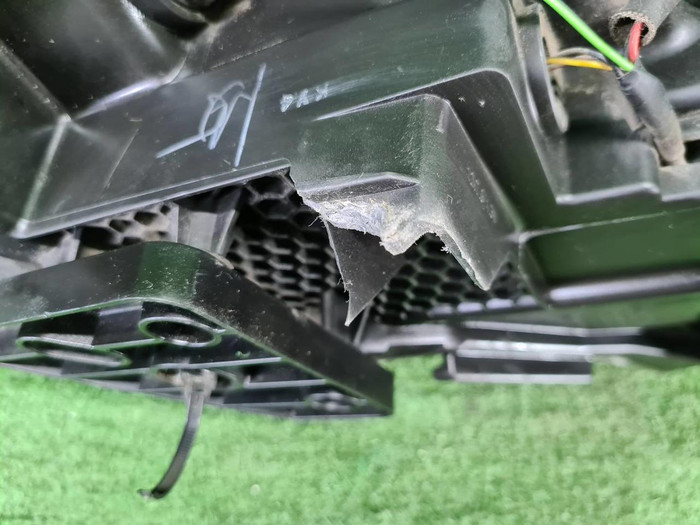 Фара правая Nissan Qashqai J11 (2013-2019) галоген