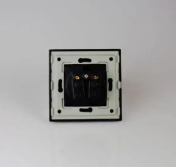 Розетки черные с заземлением и защитными шторками от детей, евророзетки