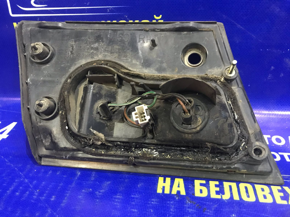 Вставка багажника правая NISSAN SUNNY 1998