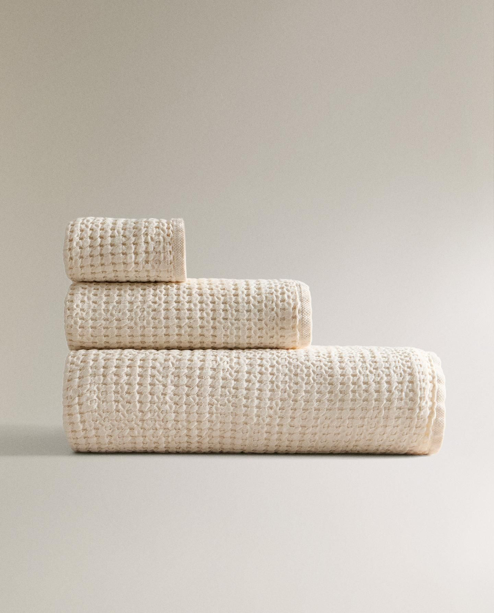 Zara Home - Толстое банное полотенце с вафельной текстурой, бежевый, 90х150 см