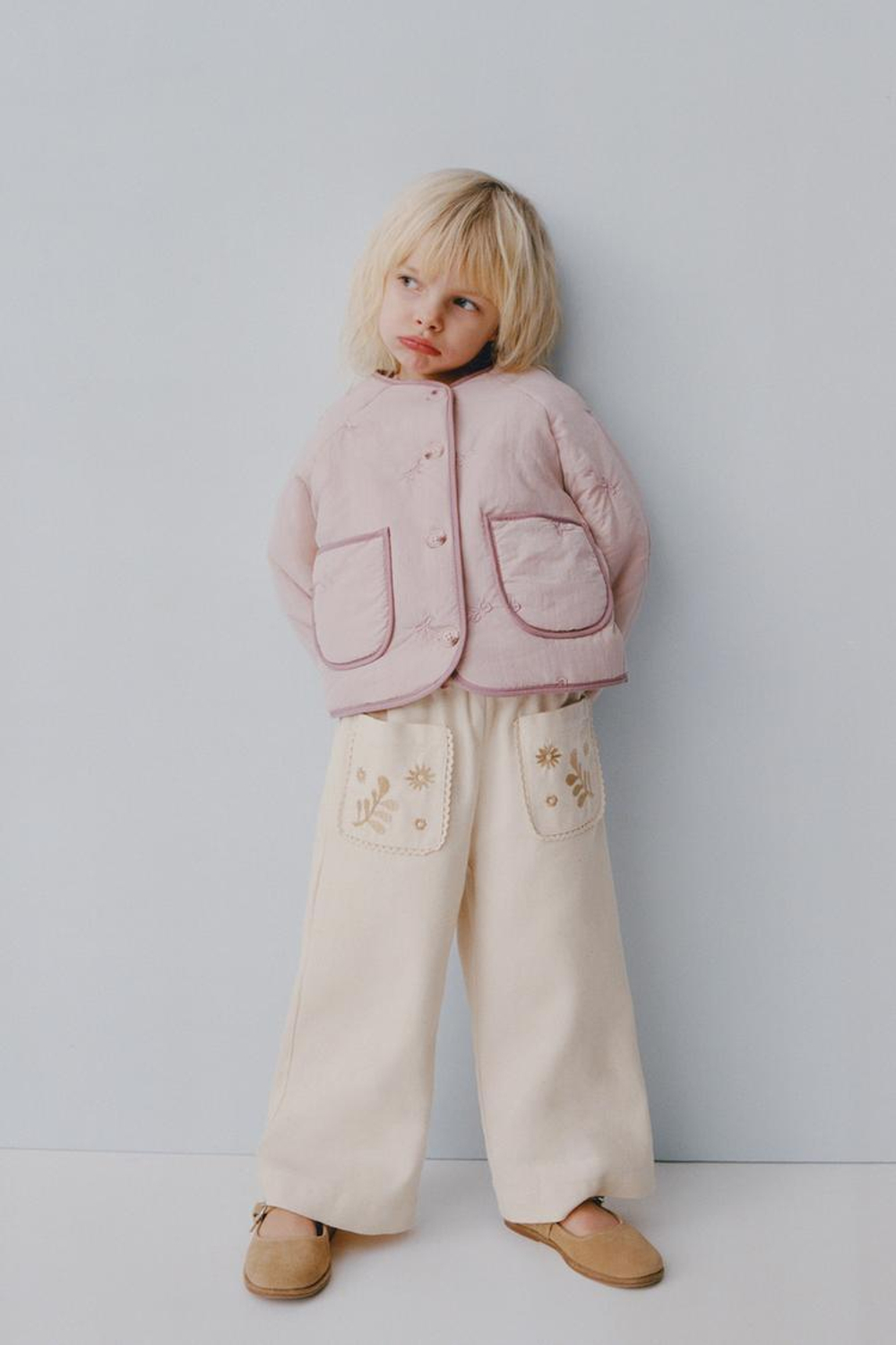 ZARA БРЮКИ С ШИРОКИМИ ШТАНИНАМИ И ВЫШИТЫМ КАРМАНОМ, ЭКРЮ