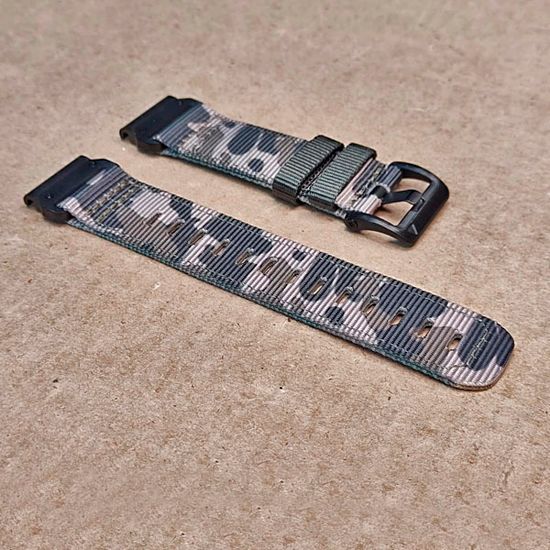 Ремешок тактический Tactix 22 мм. для Garmin Fenix 7 / 6 / 5, Forerunner 935 / 945 / 955, instinct, instinct 2, Epix Gen 2 нейлоновый быстросъемный на застежке (Камуфляж)