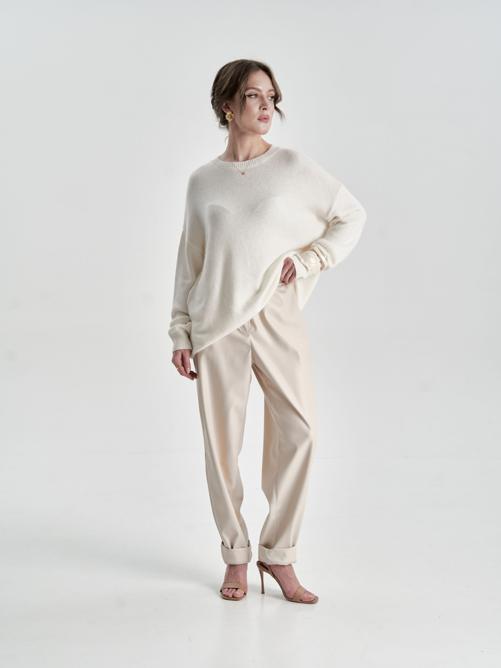 Брюки экокожа в молочном цвете