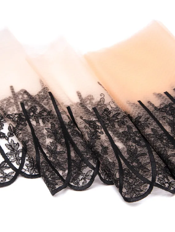 05-70 Вышивка на неэл. сетке 21 см, телесный/черный