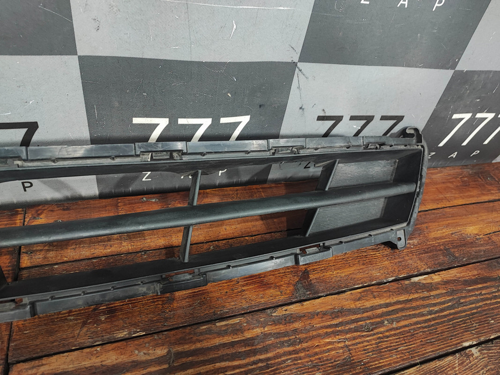 Решетка переднего бампера Hyundai Solaris 1 (RB) 14-17 Б/У Оригинал 865614L500